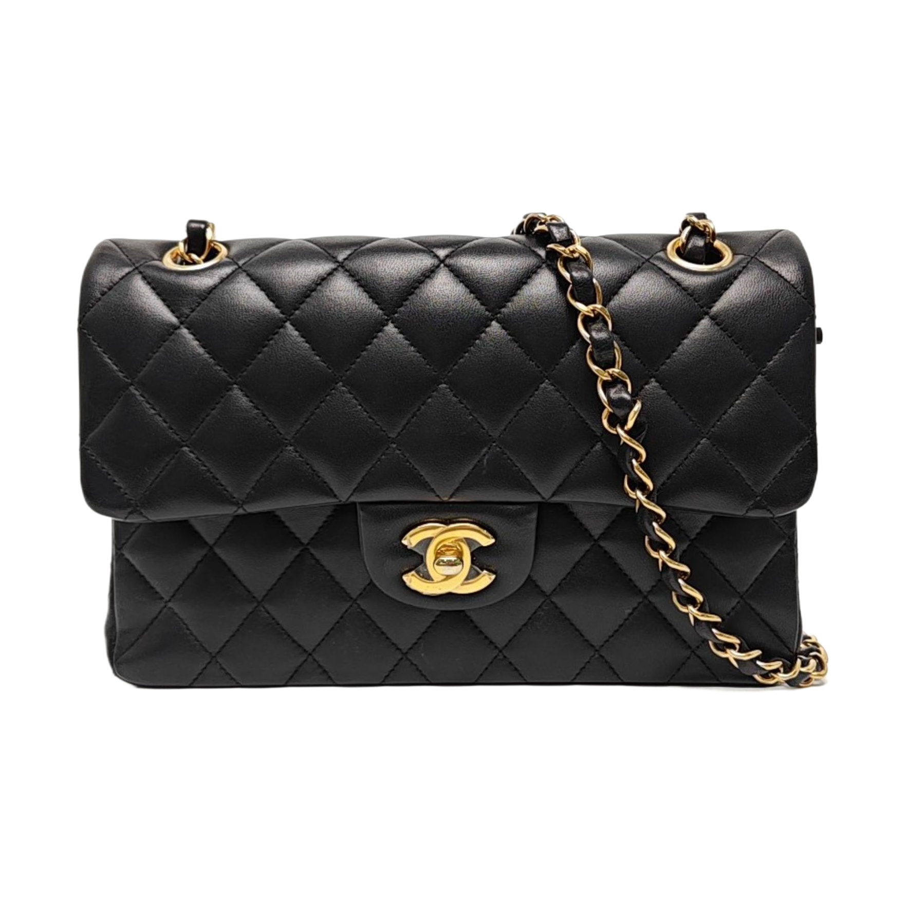 CLASSIC FLAP Small Quilted Lambskin Black