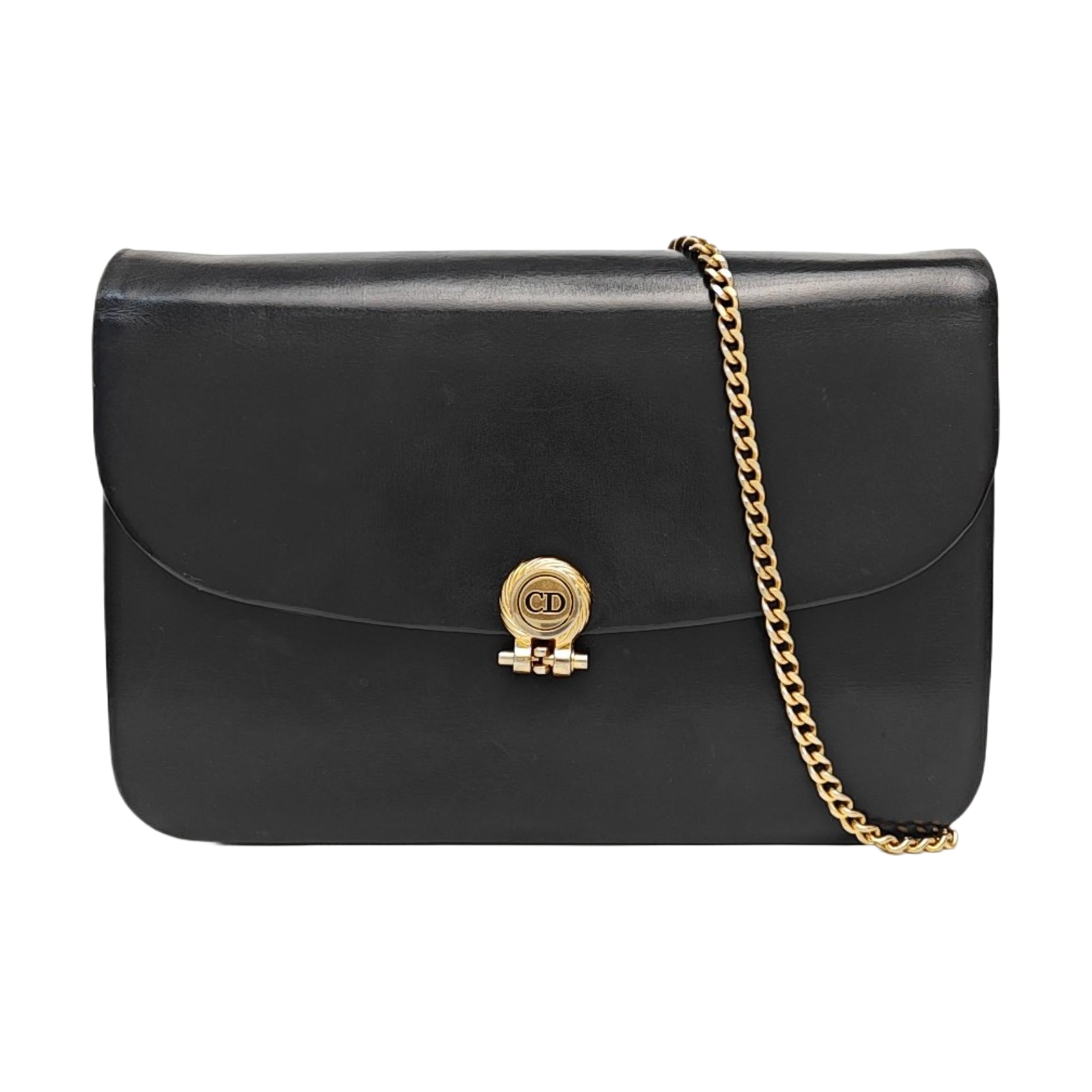 30 Montaigne Calfskin Black