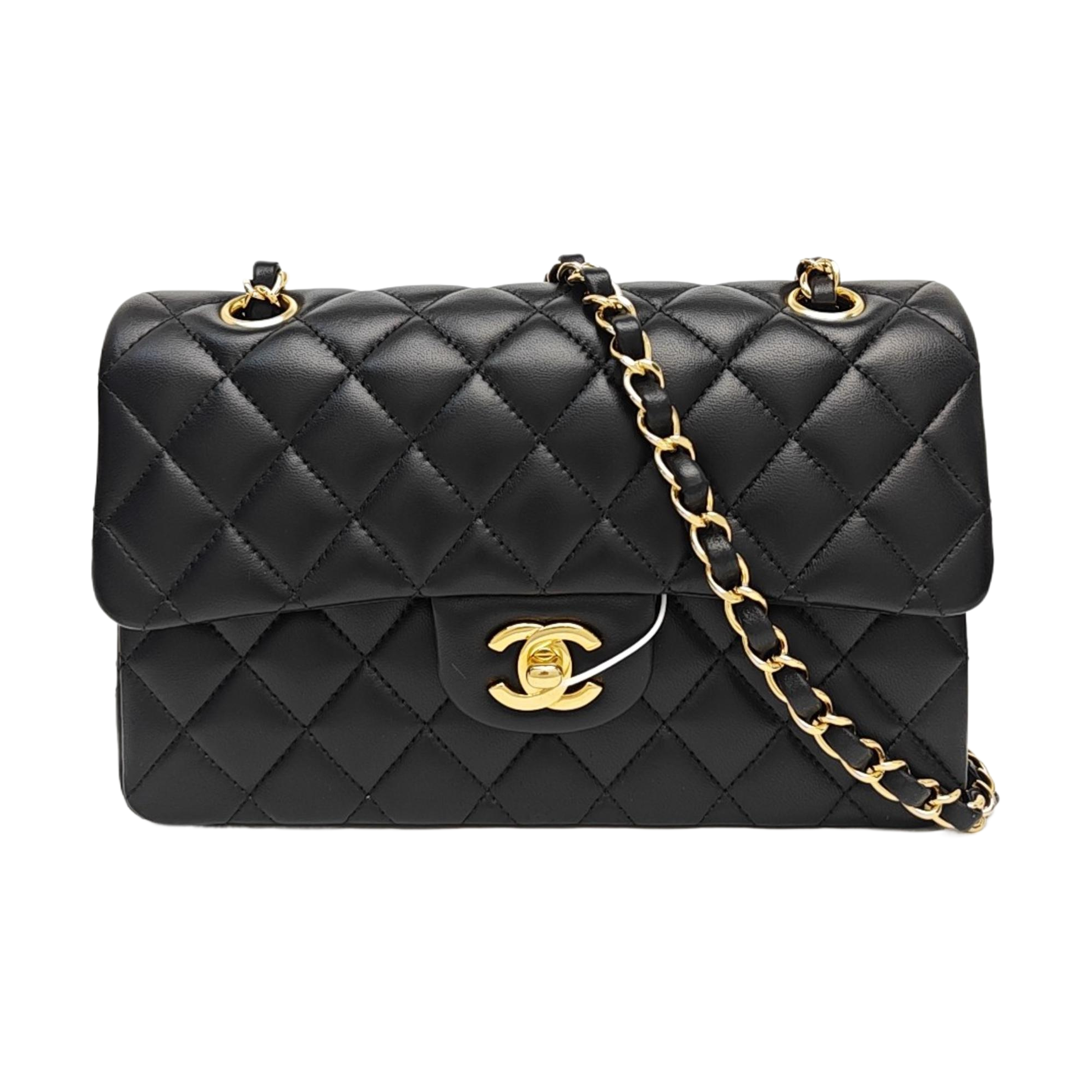 CLASSIC FLAP Small Quilted Lambskin Black