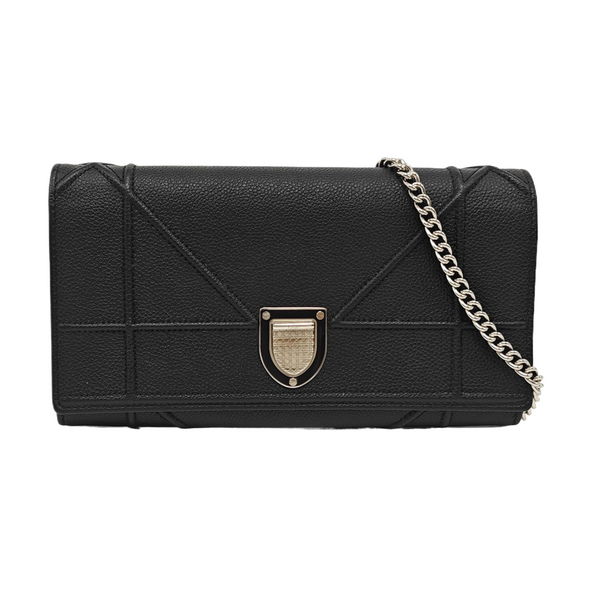 Authenticated pre-owned  Diorama Quilted Calfskin Black - Shoulder Bag at Looply