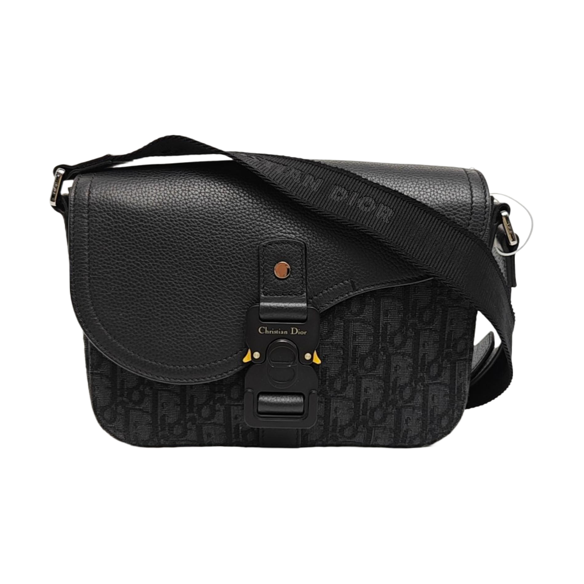Saddle Small Oblique Canvas Black