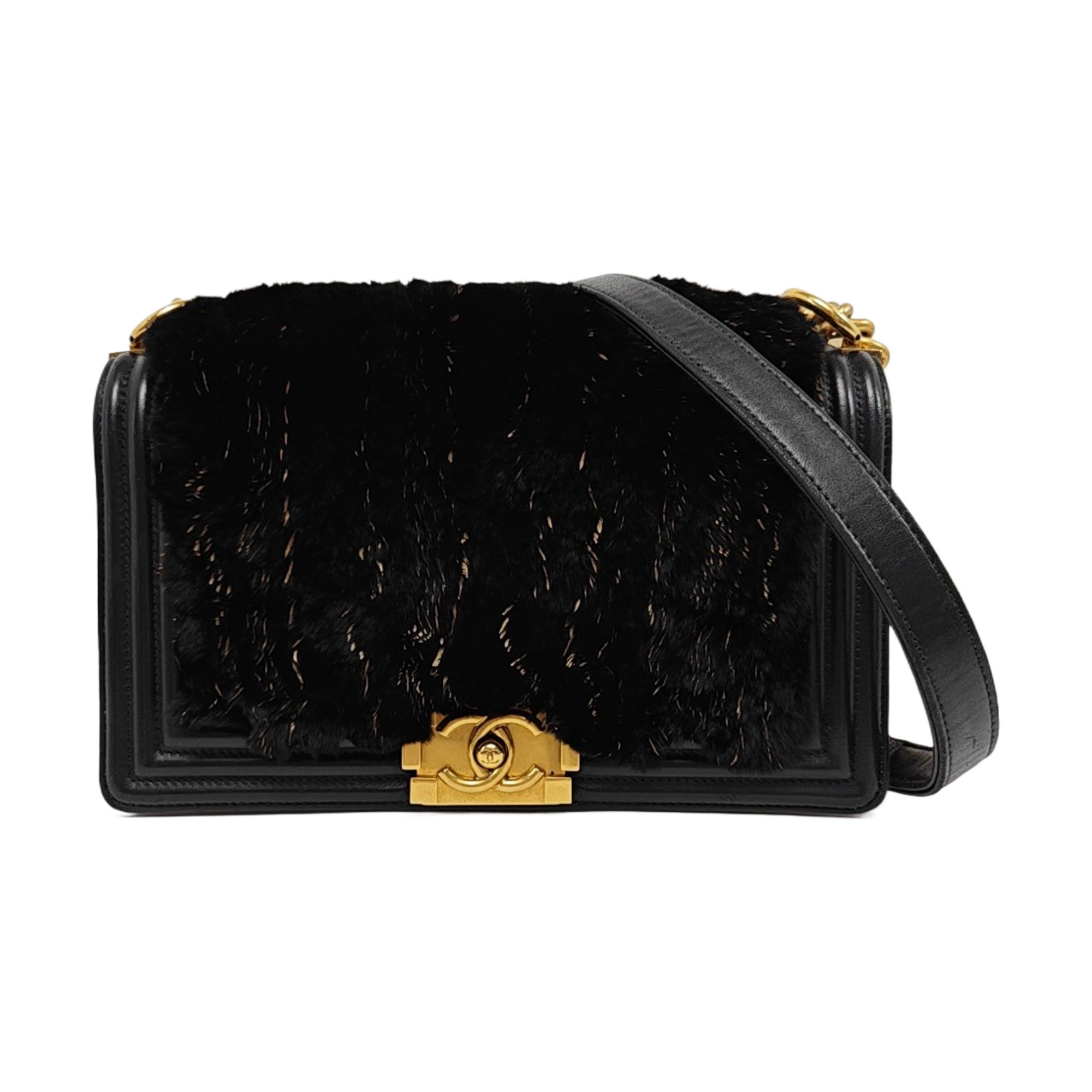 Authenticated pre-owned  BOY CHANEL Medium Lambskin Black - Shoulder Bag at Looply