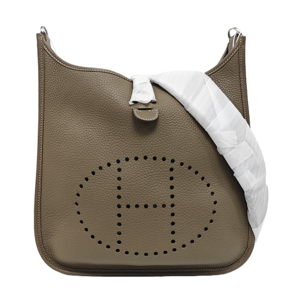 Evelyne 29 Clemence Gray
