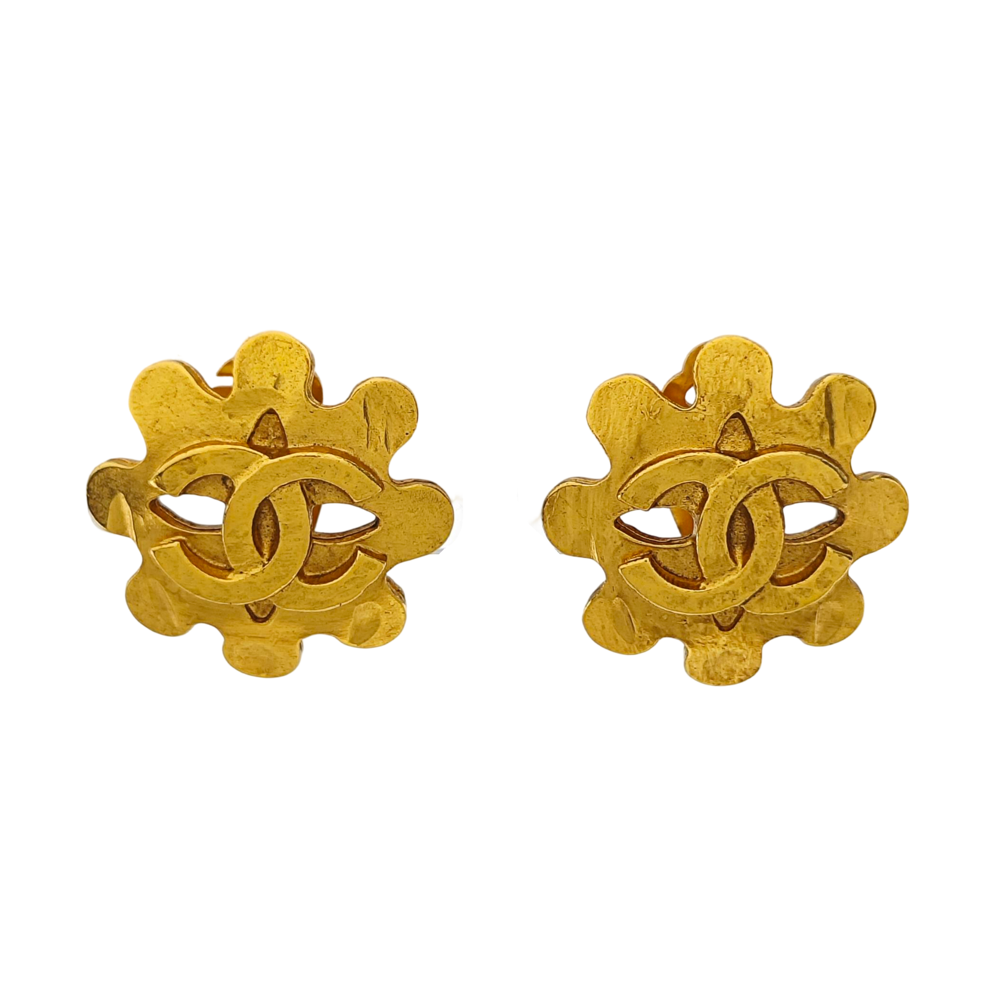 Vintage Metal Gold Clip On Earrings