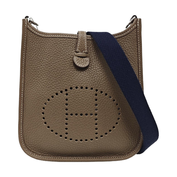 Evelyne 16 Clemence Gray