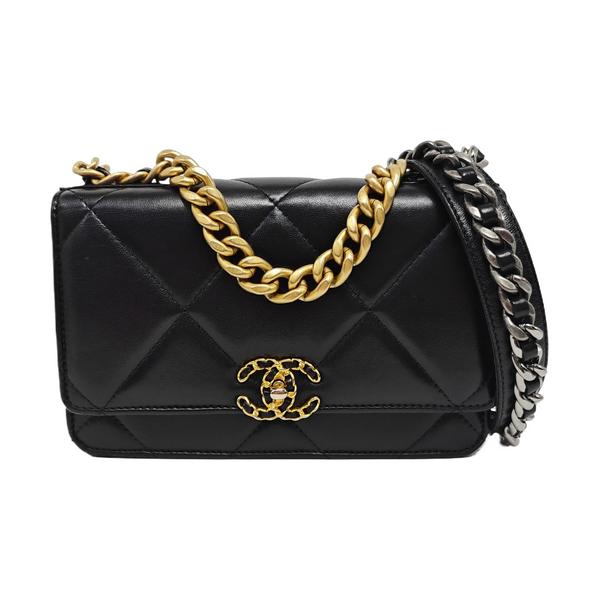 CHANEL 19 WOC Quilted Lambskin Black