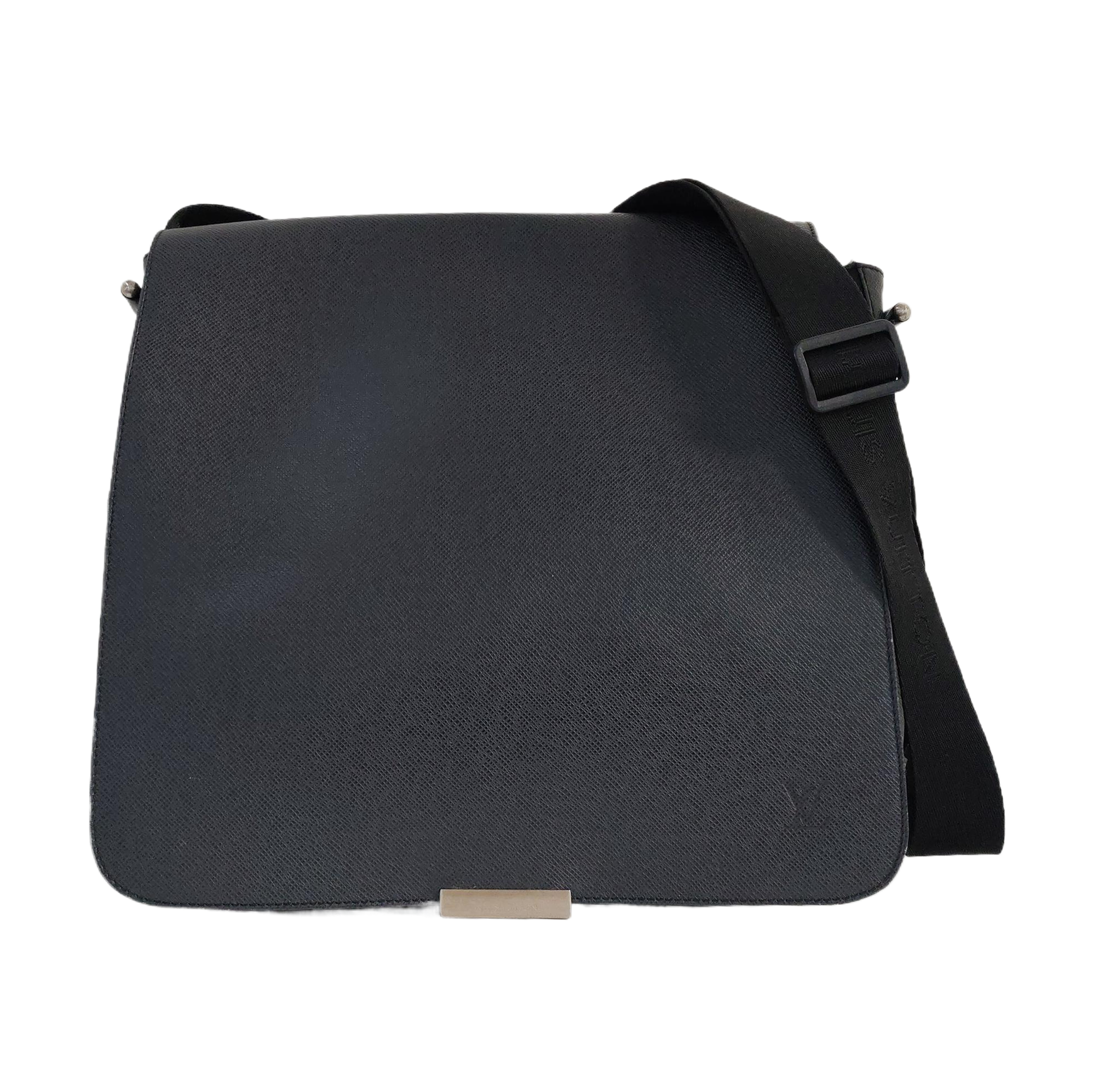 VIKTOR Calfskin Black