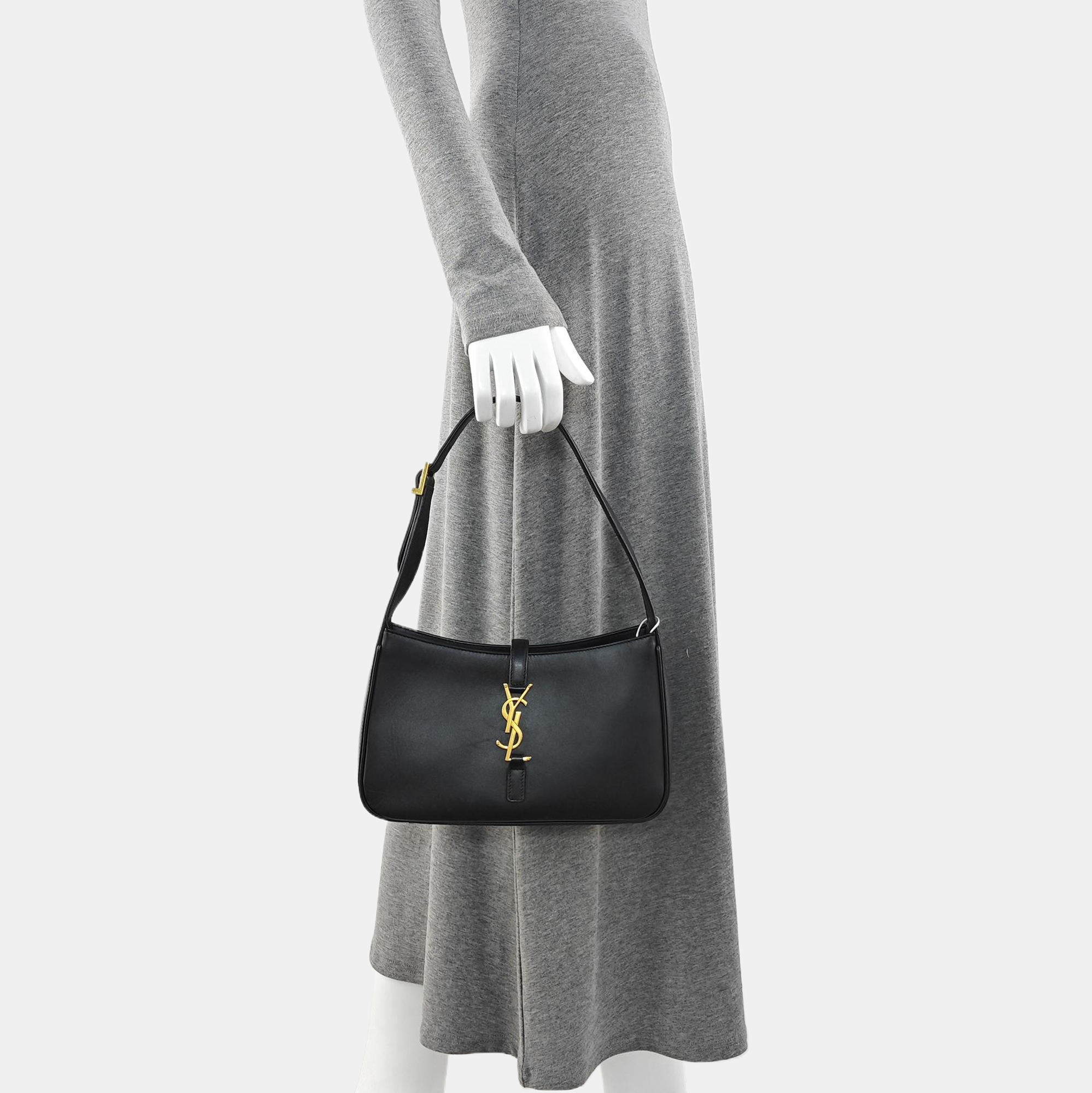 LE 5 À 7 Small Calfskin Black