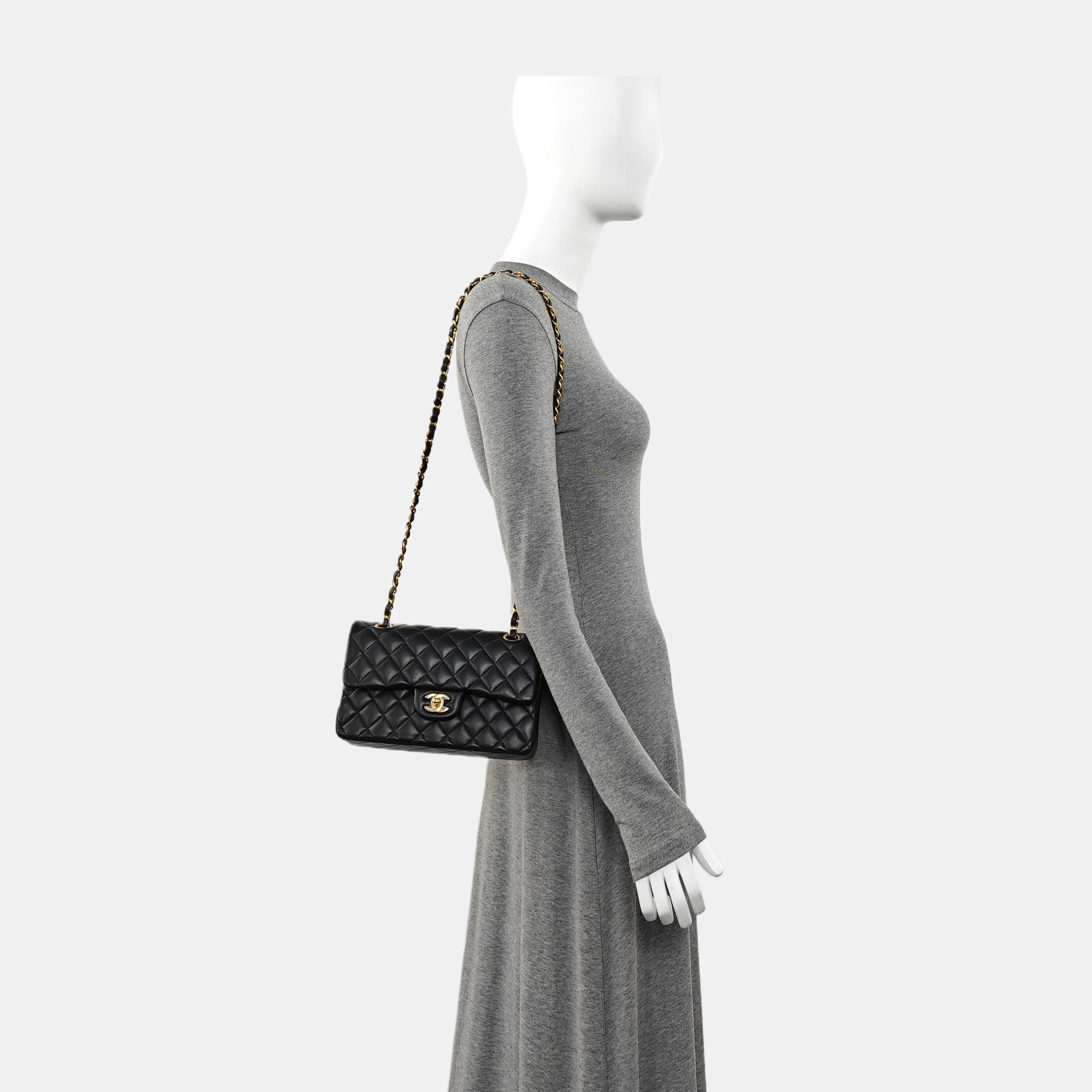 CLASSIC FLAP Small Quilted Lambskin Black