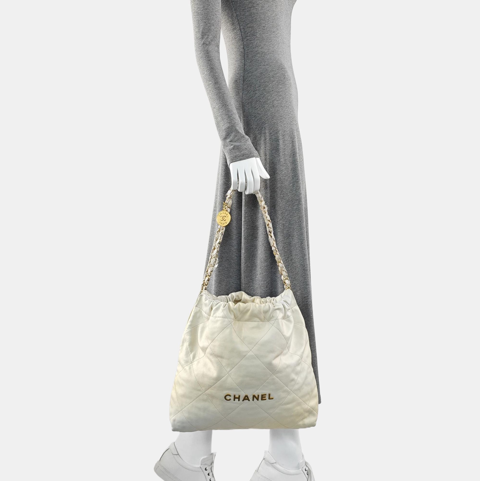 CHANEL 22 Medium Quilted Calfskin White