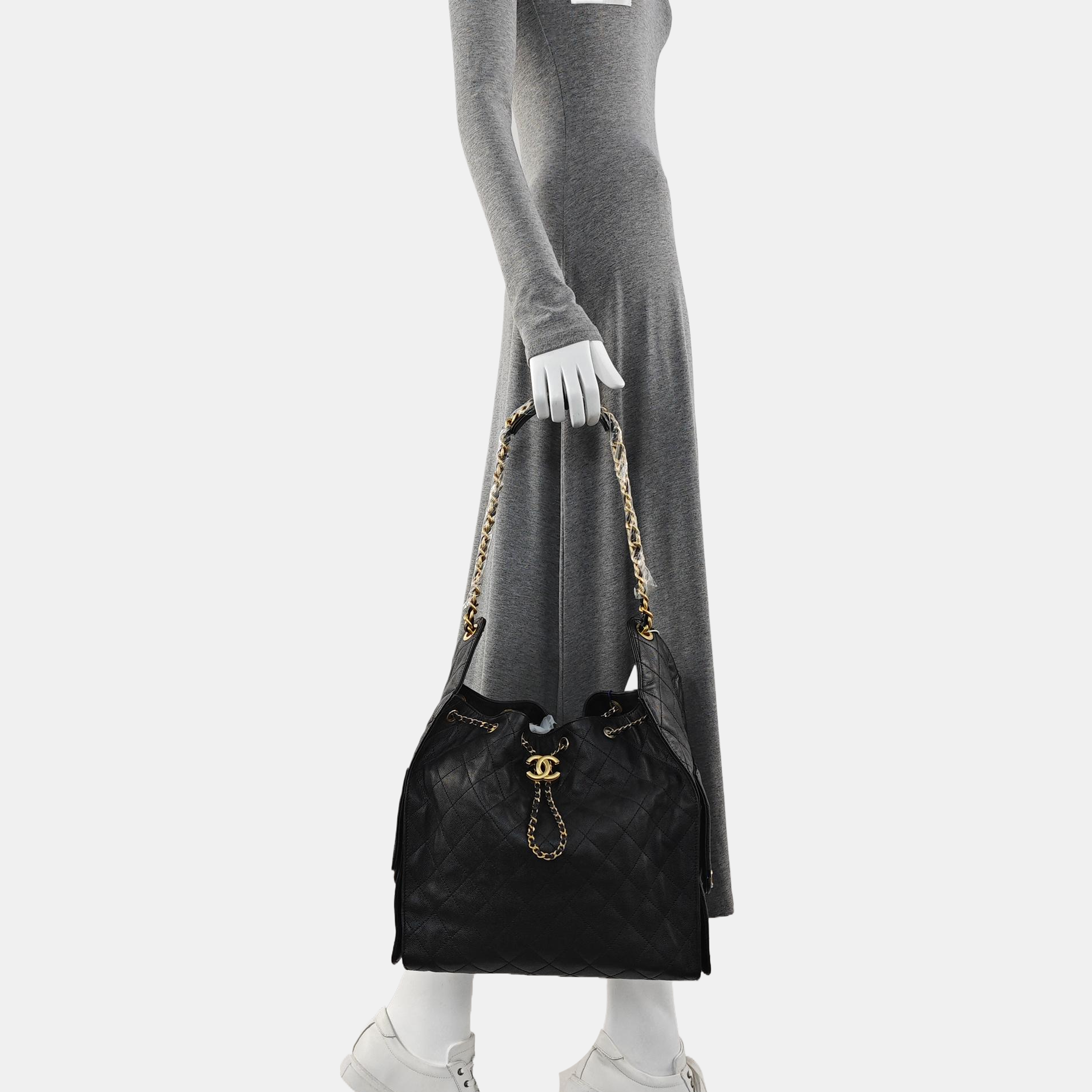 CHANEL 25 Medium Quilted Grained Calfskin Black