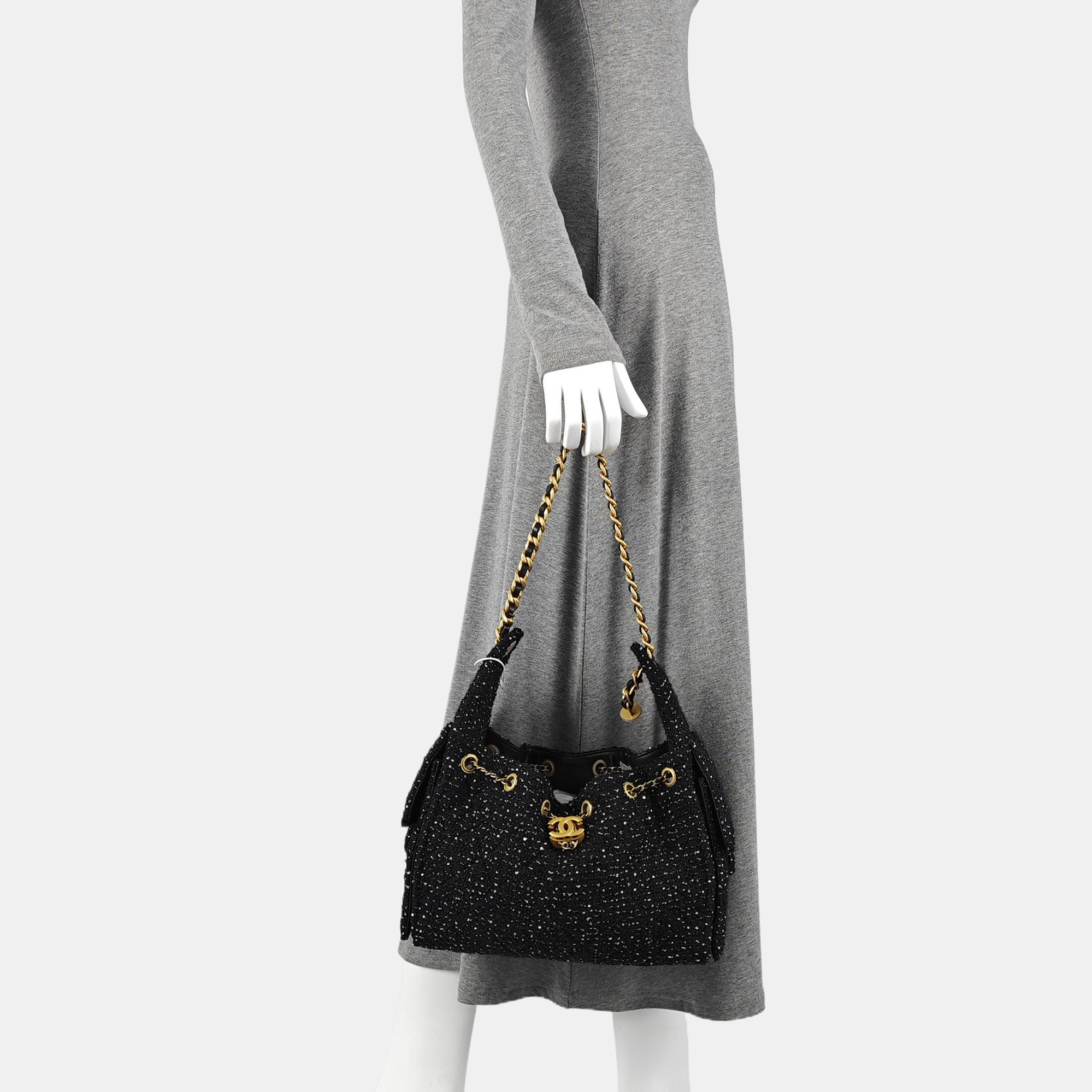 CHANEL 25 Medium Quilted Fabric Black