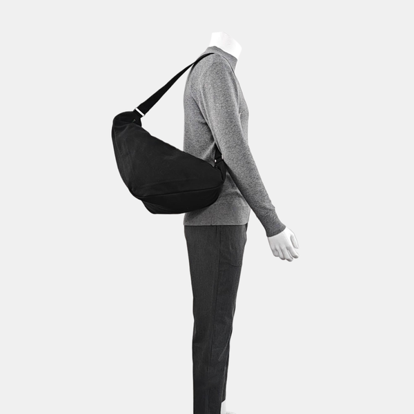 Authenticated pre-owned  Triangle Canvas Black - Shoulder Bag at Looply