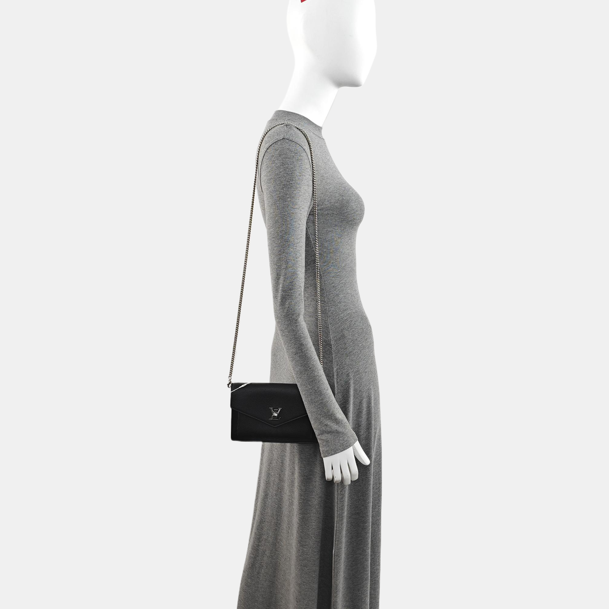 Authenticated pre-owned  LOCKME Calfskin Black - Shoulder Bag at Looply
