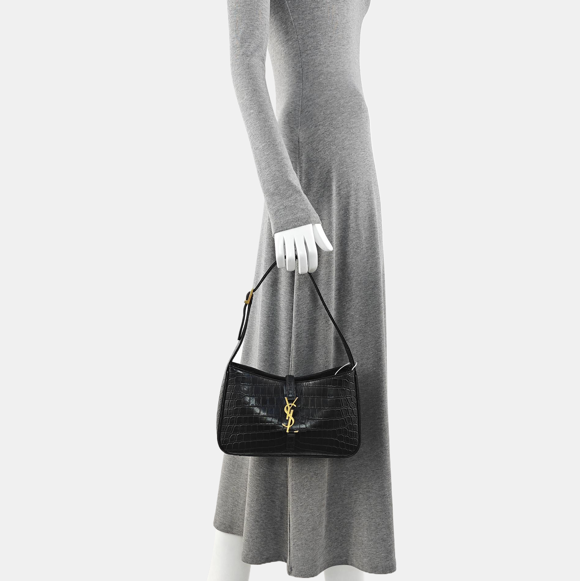 LE 5 À 7 Small Calfskin Black