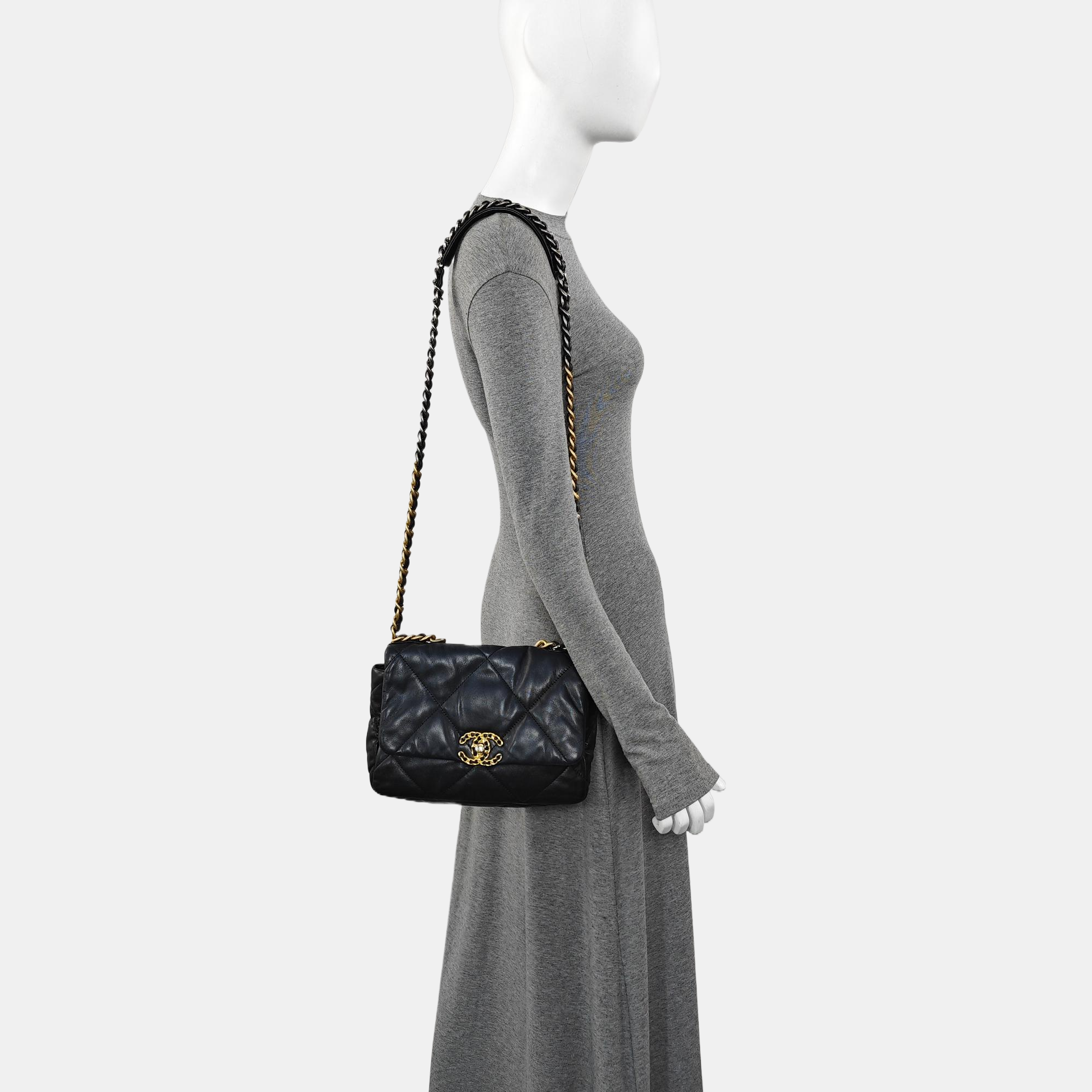 CHANEL 19 Quilted Lambskin Black