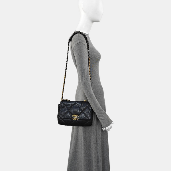 CHANEL 19 Quilted Lambskin Black