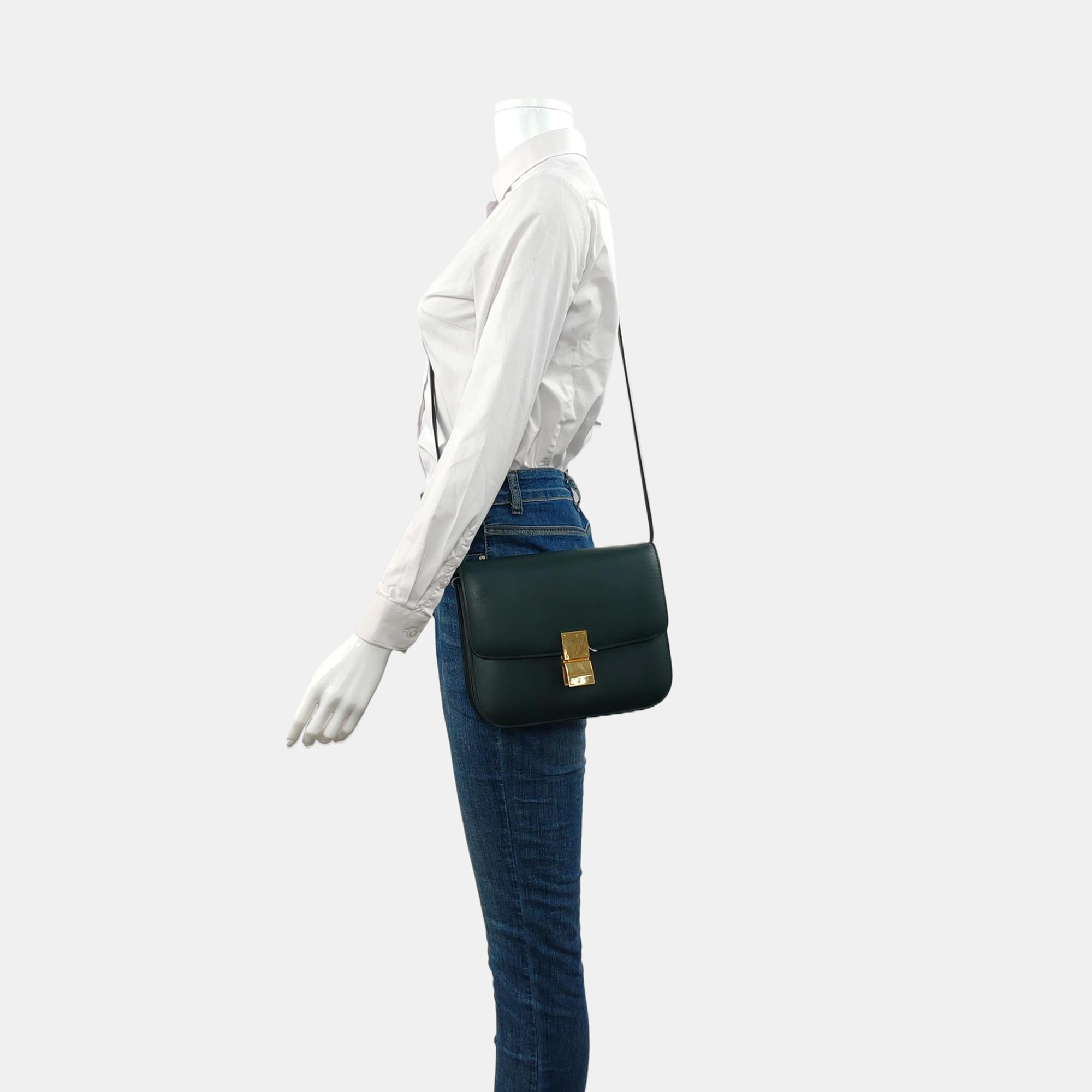 Authenticated pre-owned  CLASSIC BOX Medium Calfskin Green - Shoulder Bag at Looply