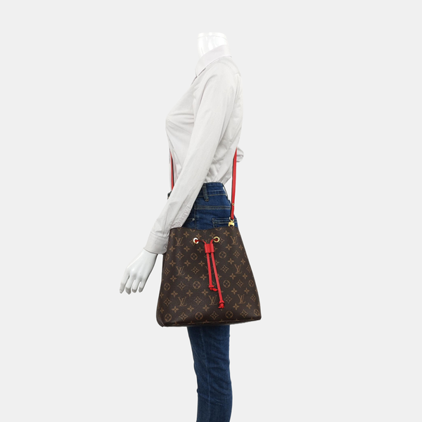 Authenticated pre-owned  NÉONOÉ MM Monogram Coated Canvas Brown - Bucket Bag at Looply