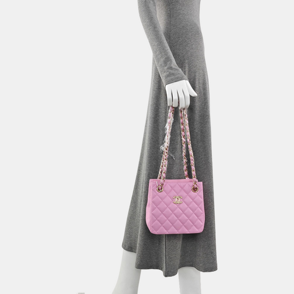 23P TOTE Piel de becerro graneada acolchada Morado