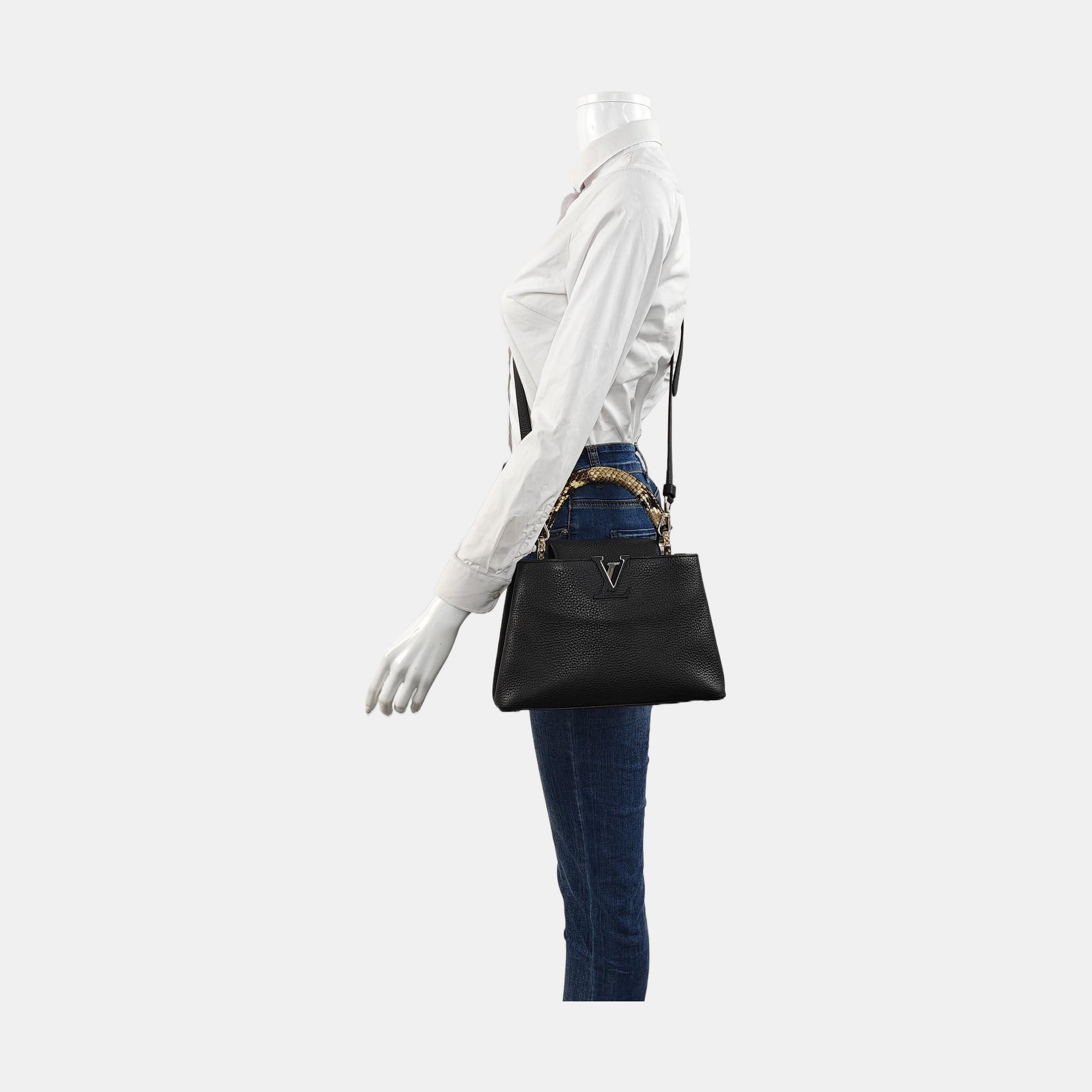 Authenticated pre-owned  CAPUCINES BB Calfskin Black - Shoulder Bag at Looply