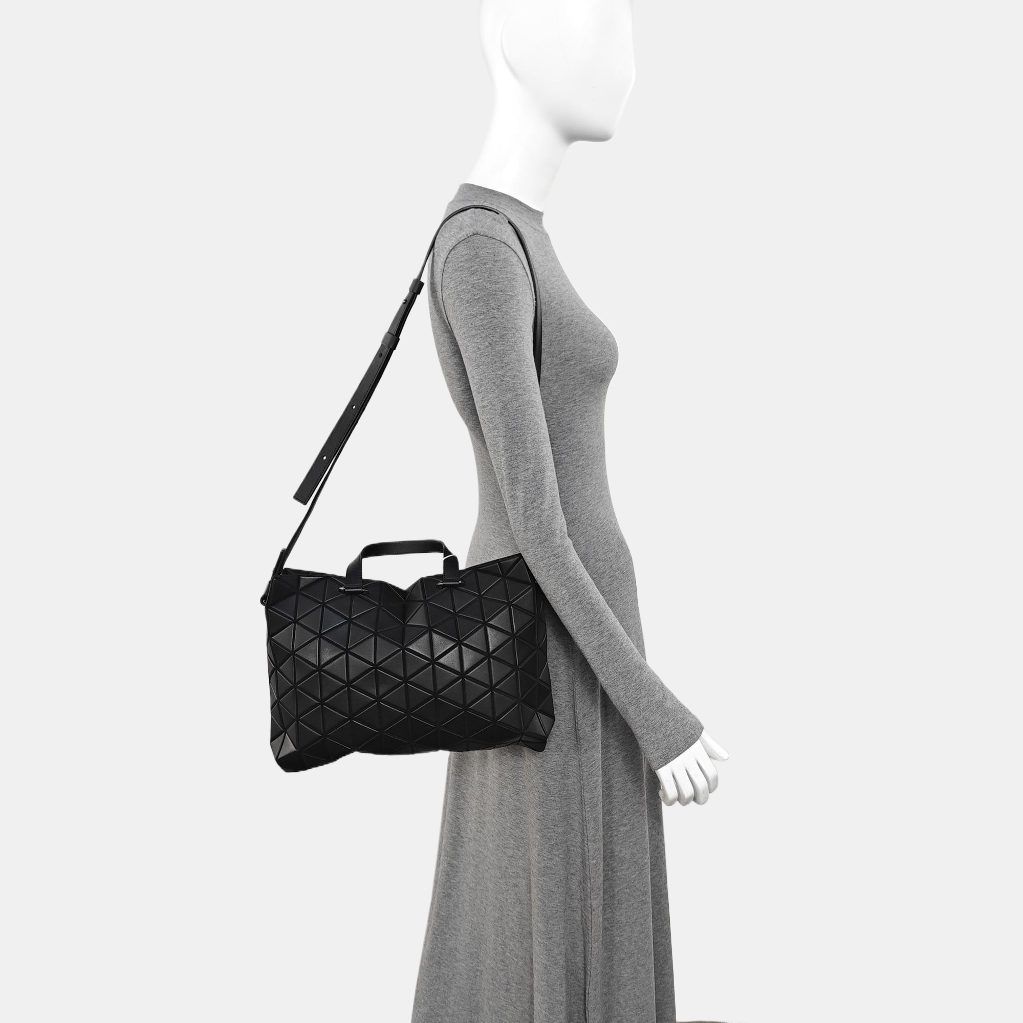 Special Material Shoulder Bag Black