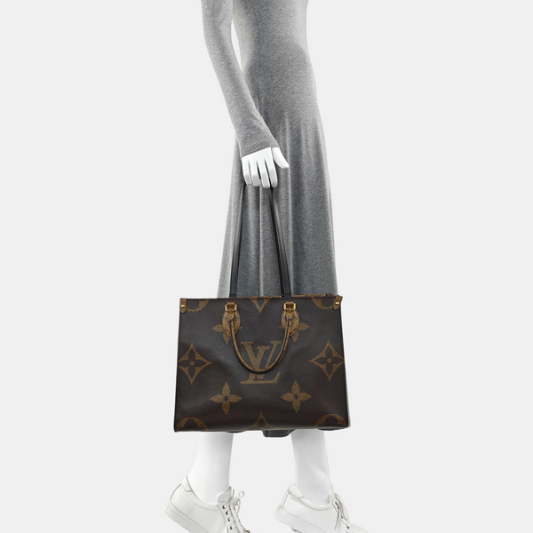 Onthego MM Lona revestida Monogram Marrón