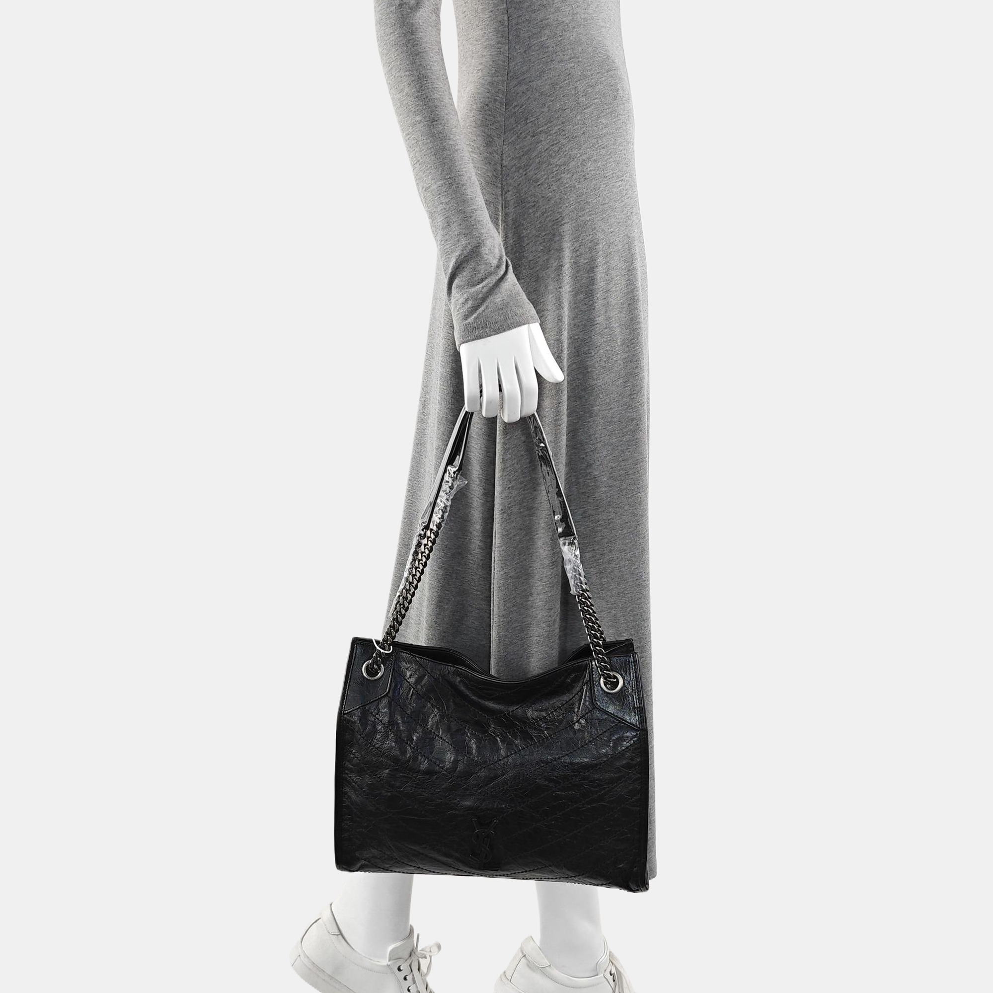 NIKI Medium Chevron Calfskin Black