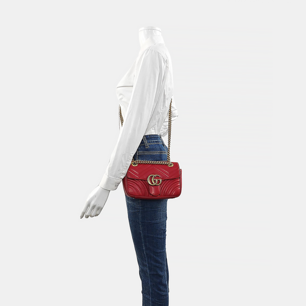 Authenticated pre-owned  GG Marmont Small Quilted Calfskin Red - Shoulder Bag at Looply