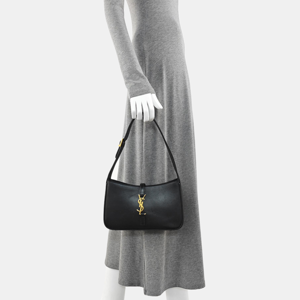 LE 5 À 7 Small Calfskin Black
