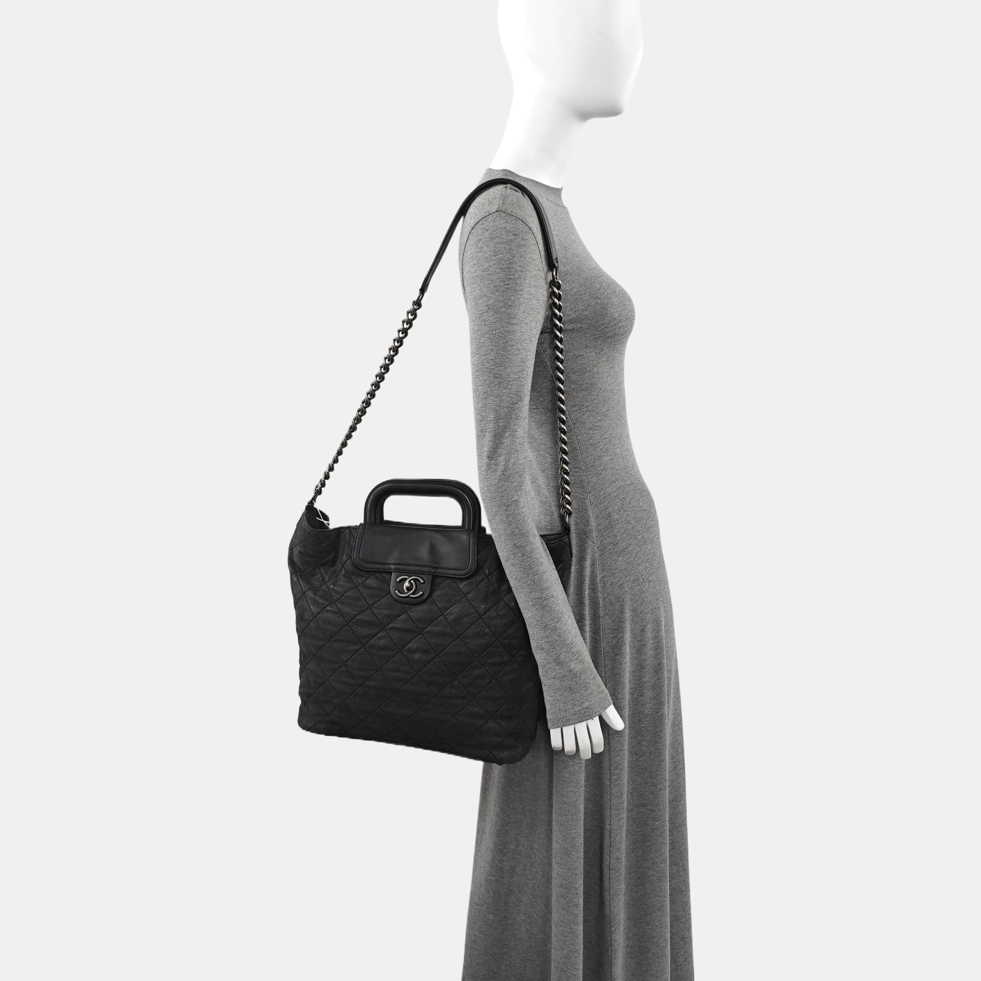 Quilted Calfskin Shoulder Bag Large Black