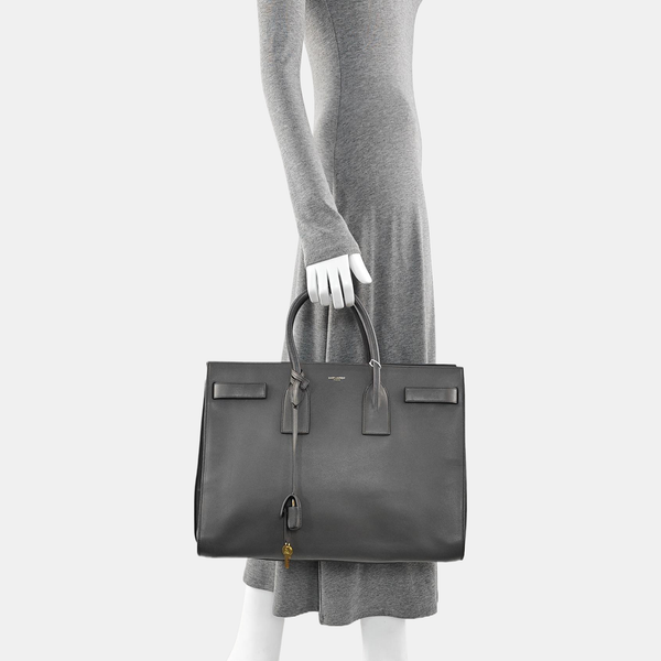 SAC DE JOUR Large Calfskin Gray