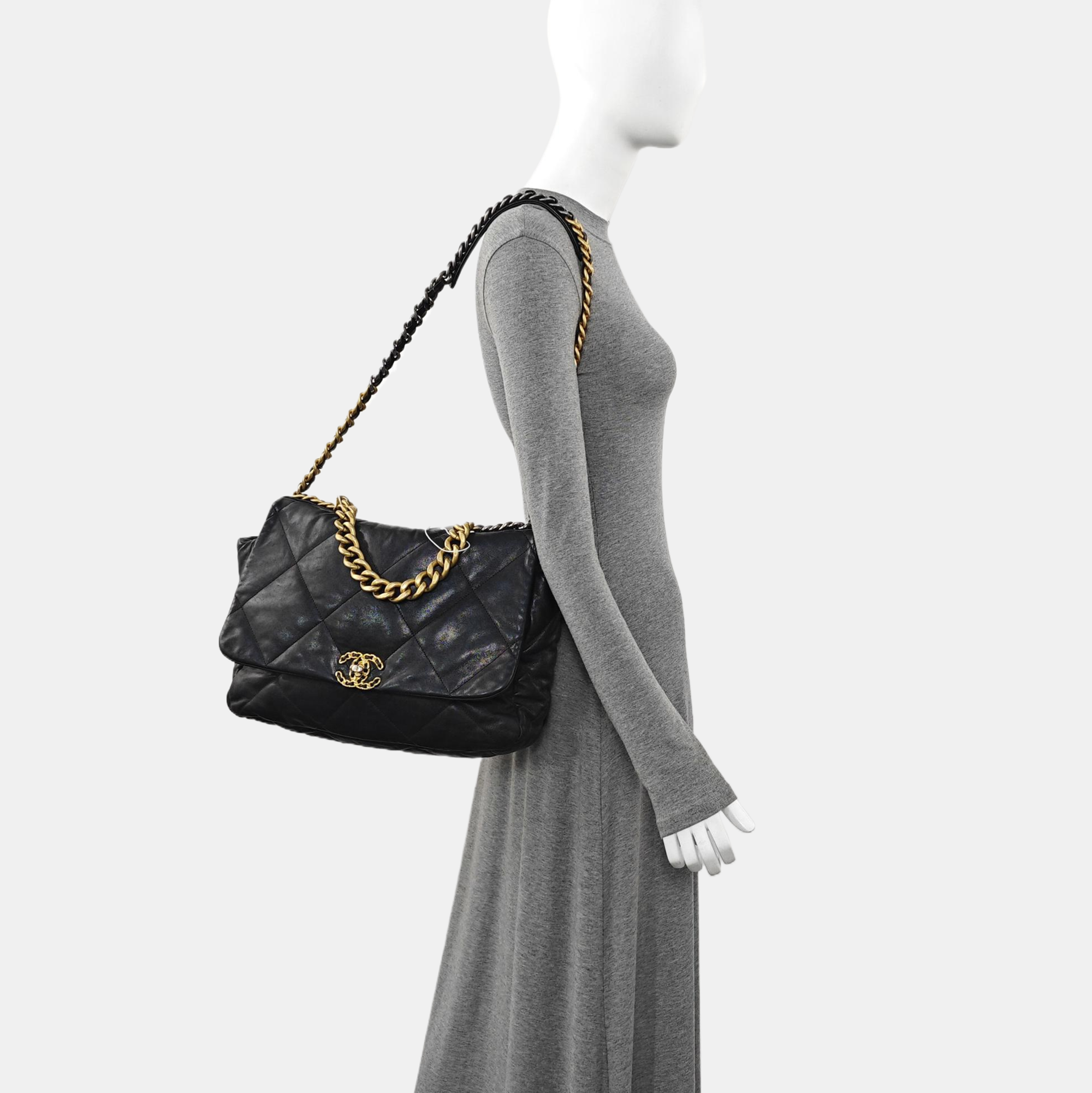 CHANEL 19 Maxi Quilted Lambskin Black