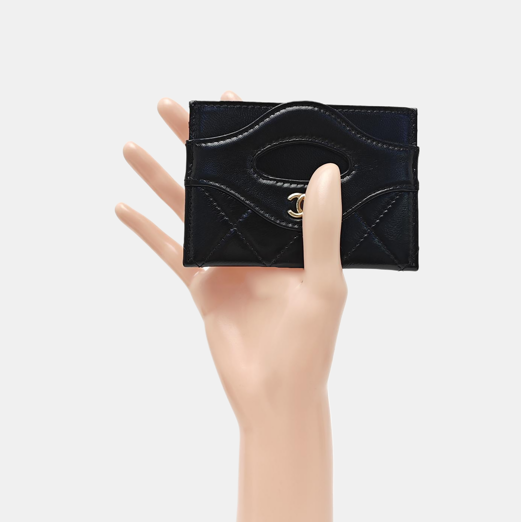 CHANEL 31 Quilted Lambskin Black Card Holder