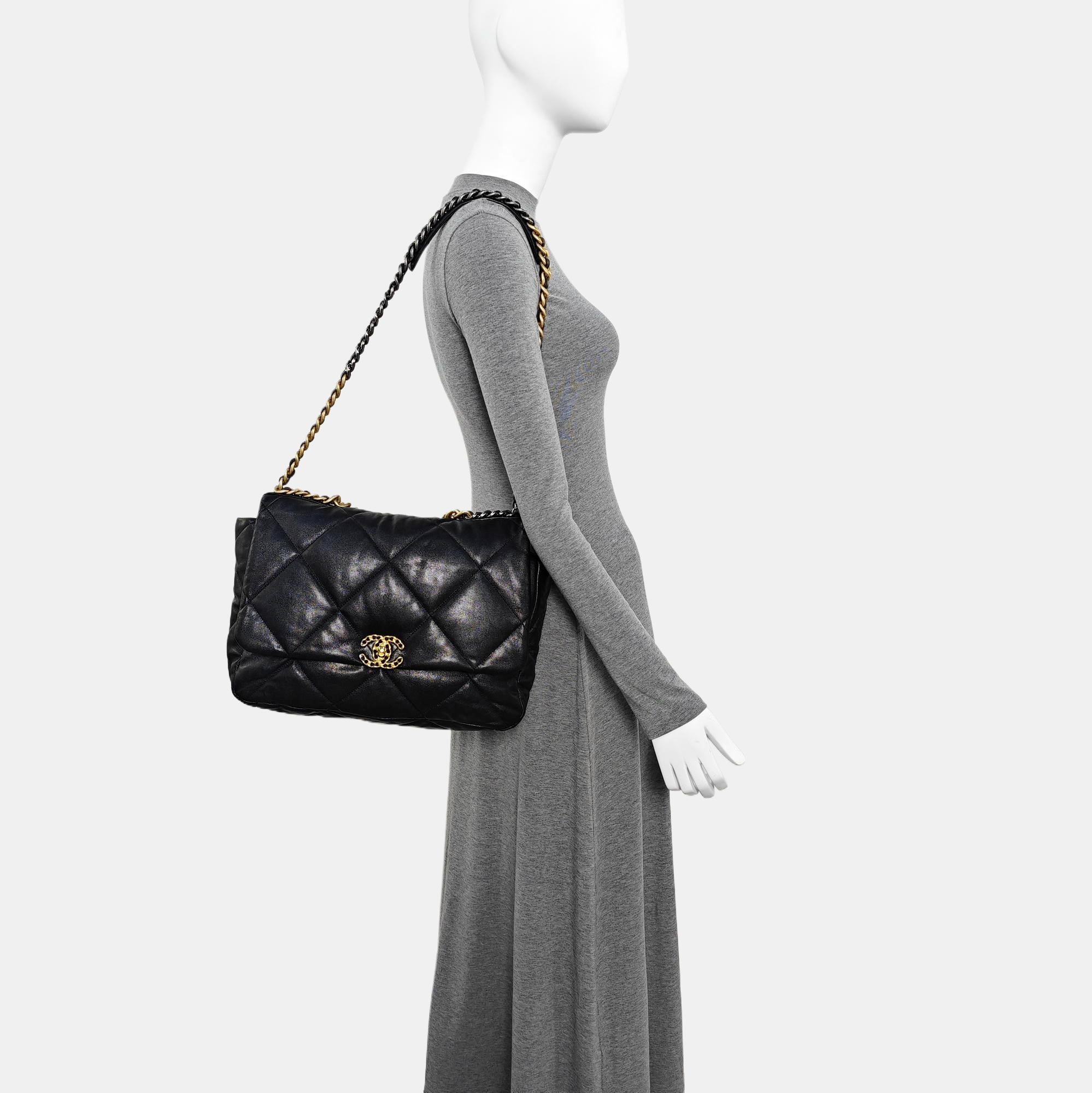 CHANEL 19 Maxi Quilted Lambskin Black