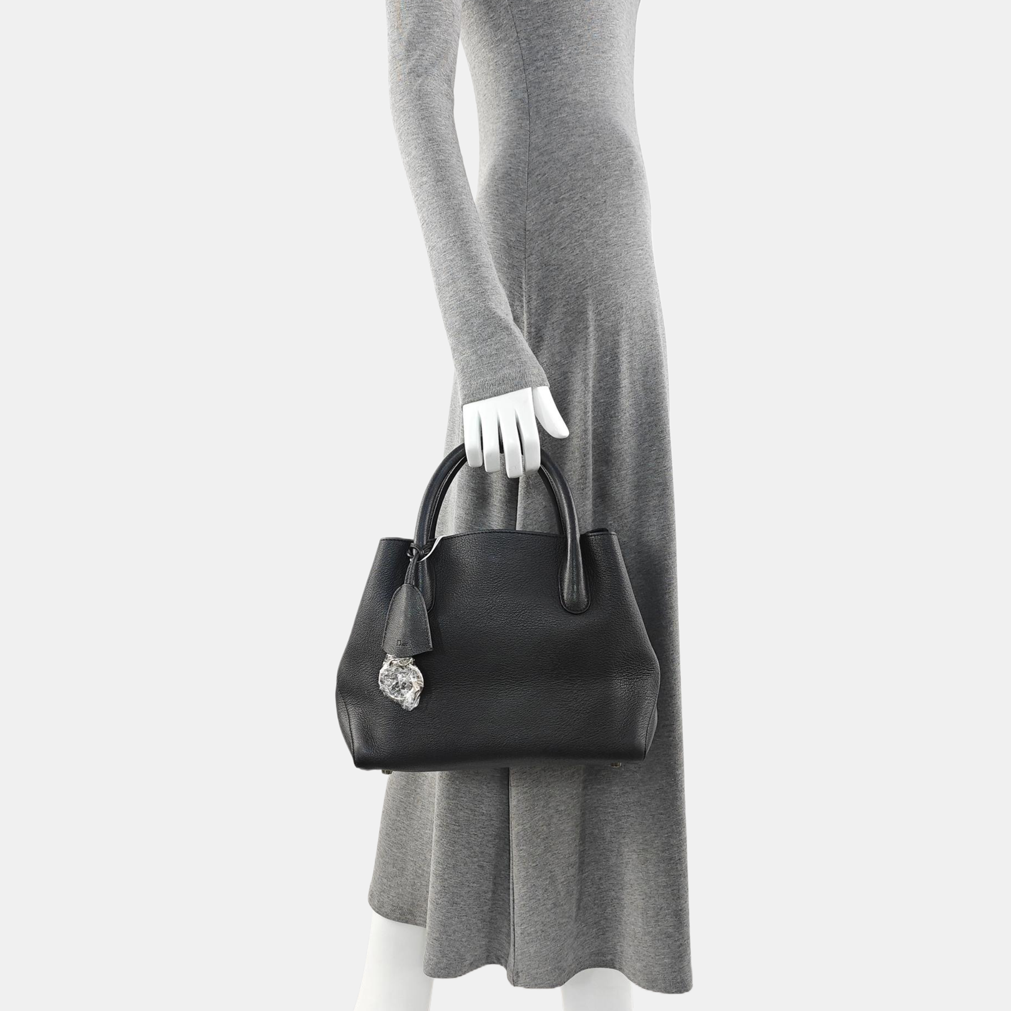 Bar Calfskin Black