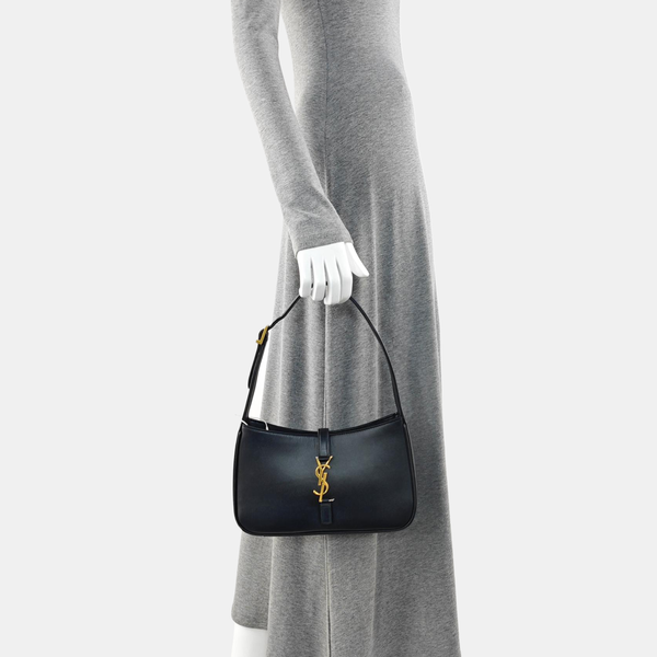 LE 5 À 7 Small Calfskin Black