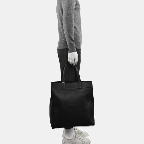 DUTY FREE North-South Calfskin Black