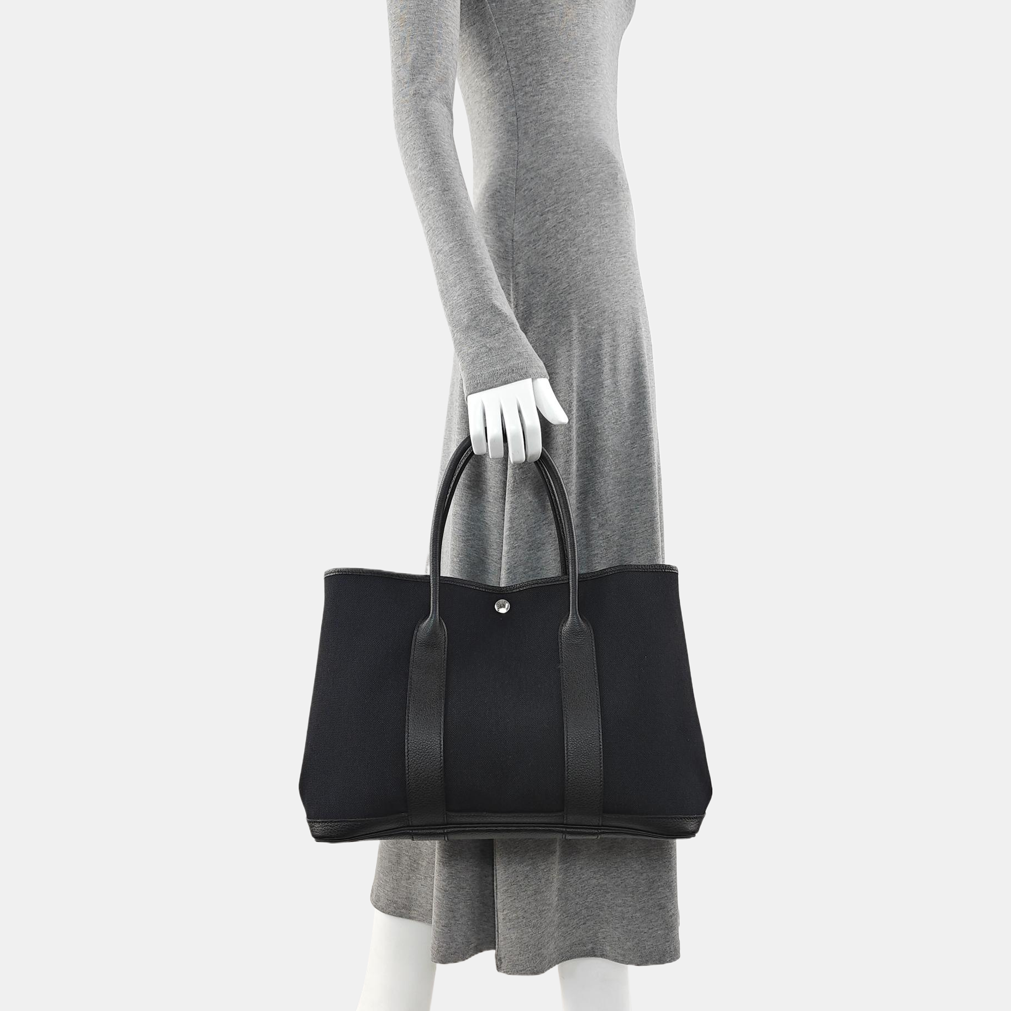 Garden Party 36 Canvas Black