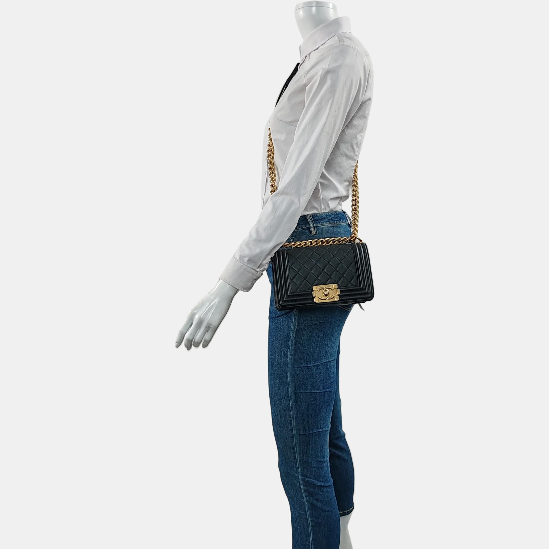 Authenticated pre-owned  BOY CHANEL Small Quilted Calfskin Black - Shoulder Bag at Looply