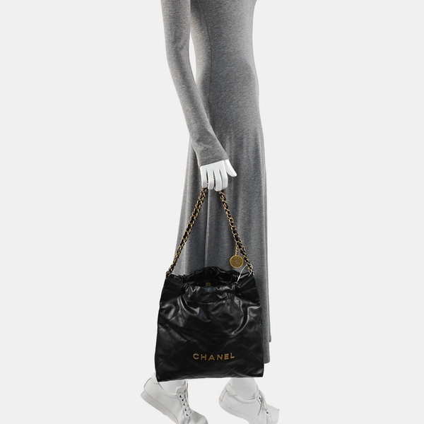 CHANEL 22 Small Quilted Calfskin Black