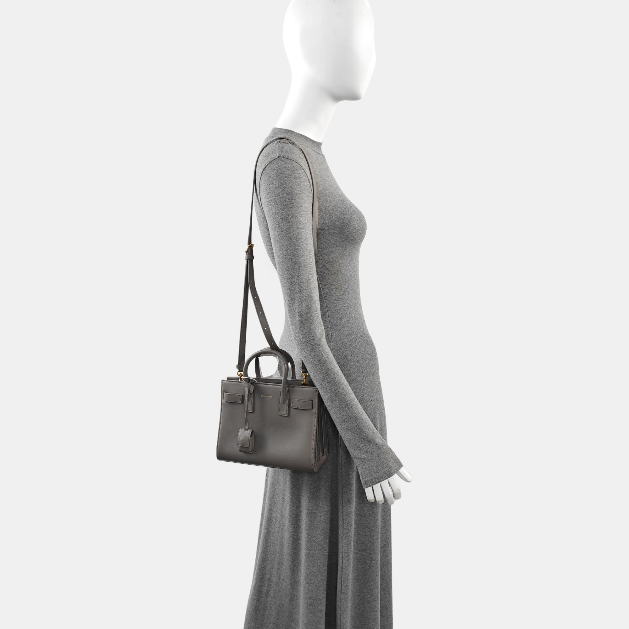 SAC DE JOUR Nano Calfskin Gray