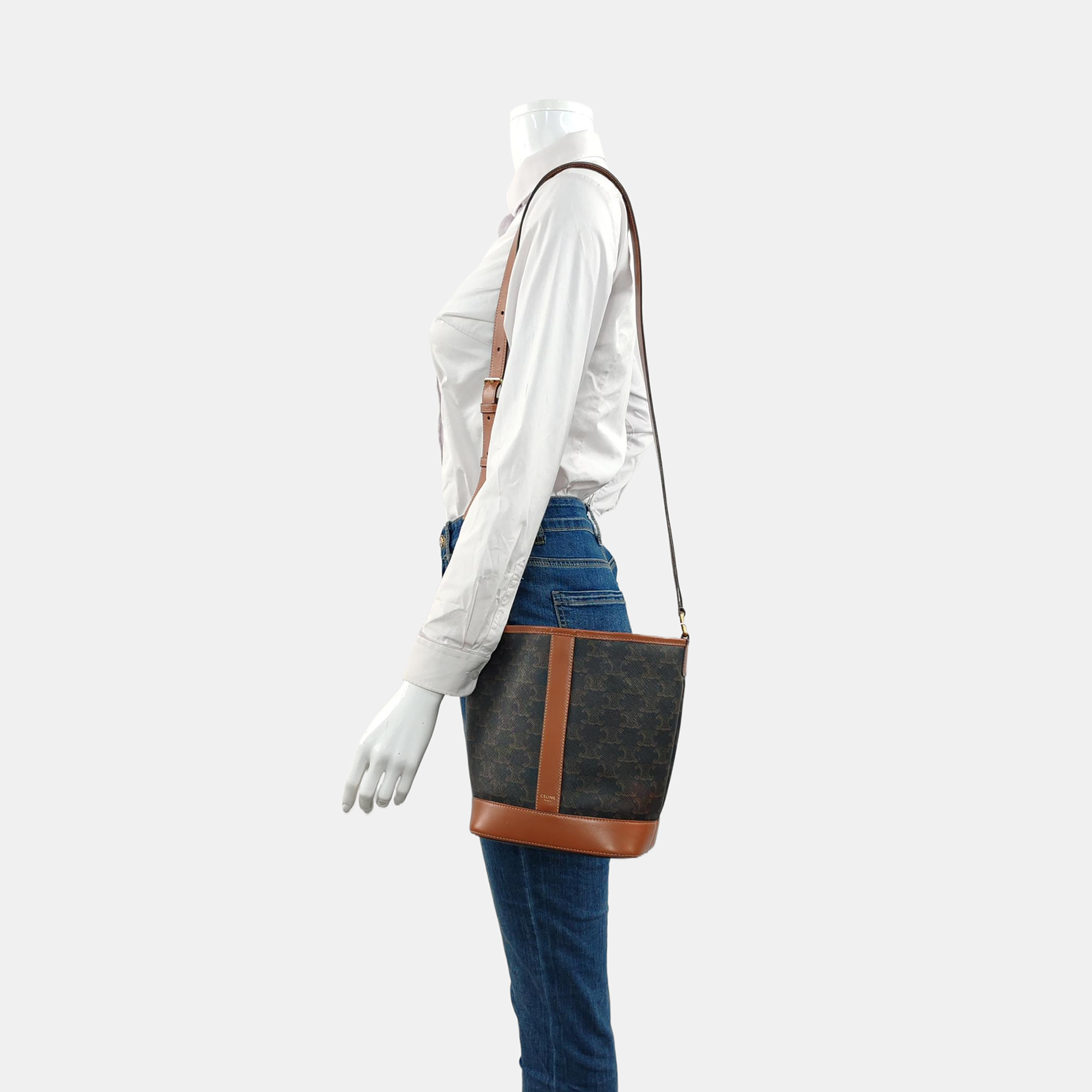 Authenticated pre-owned  TRIOMPHE CANVAS Coated Canvas Brown - Shoulder Bag at Looply