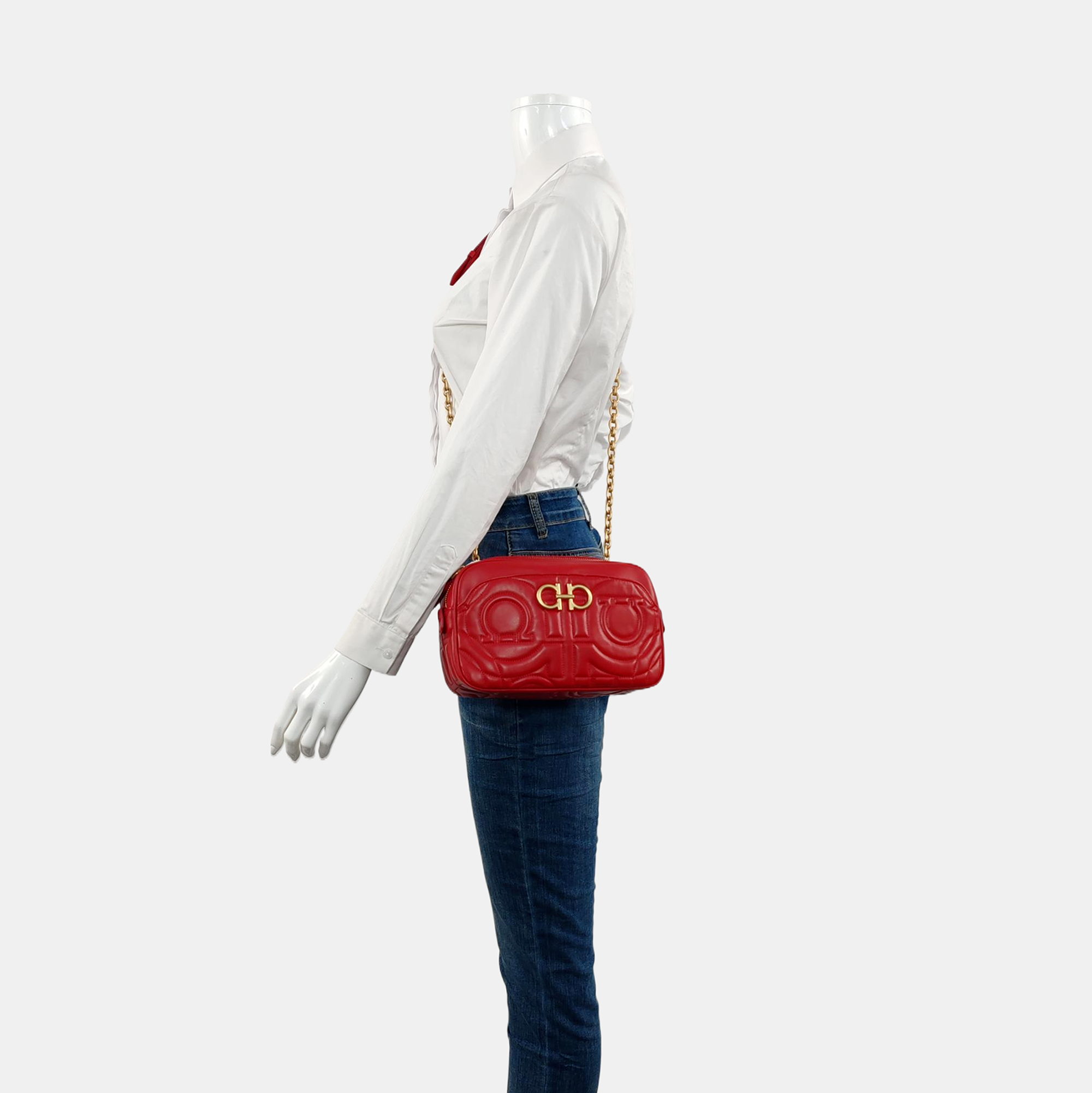Authenticated pre-owned  Gancini Quilted Calfskin Red - Shoulder Bag at Looply