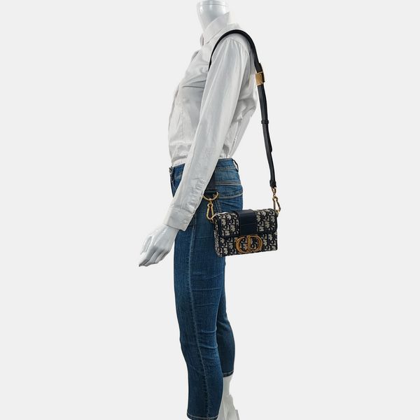 Authenticated pre-owned  30 Montaigne Oblique Canvas Blue - Shoulder Bag at Looply