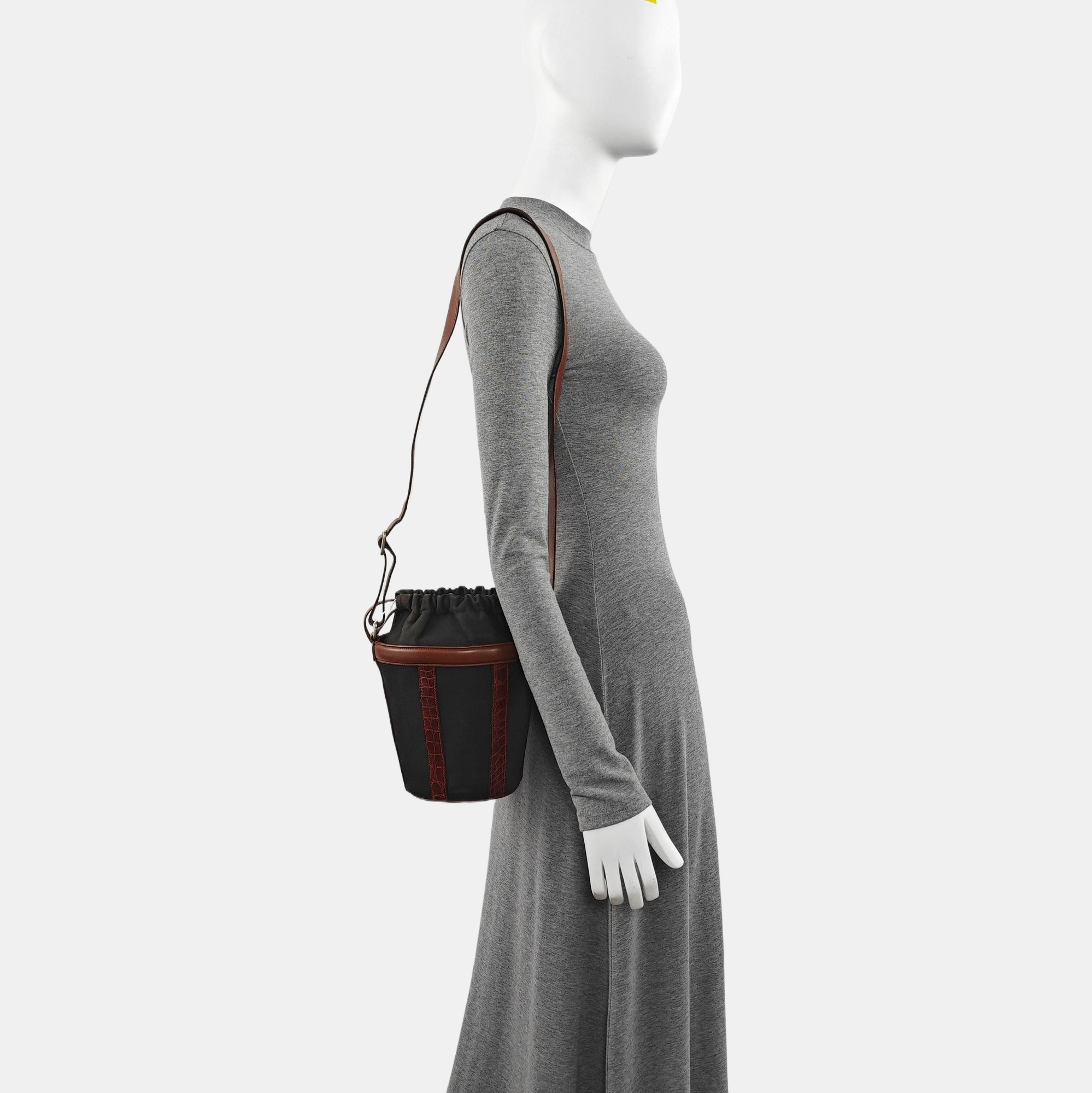 Authenticated pre-owned  TRIOMPHE Canvas Brown - Bucket Bag at Looply