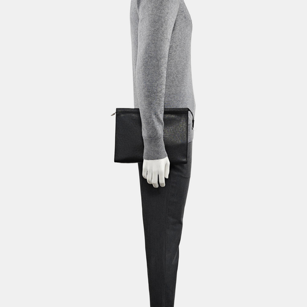 Pochette Voyag MM Calfskin Black