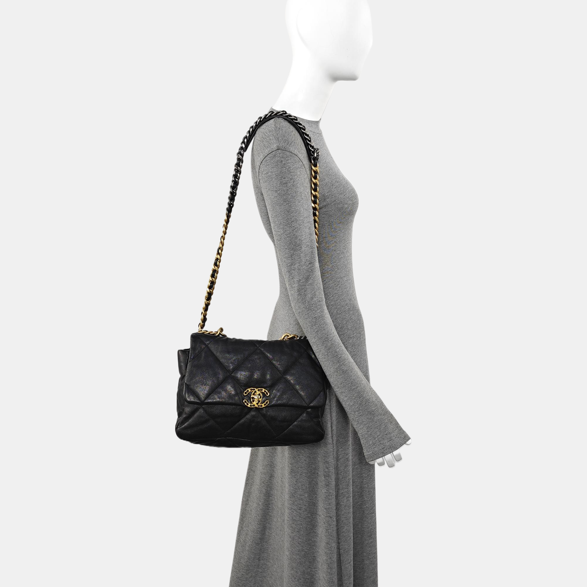 CHANEL 19 Medium Quilted Lambskin Black