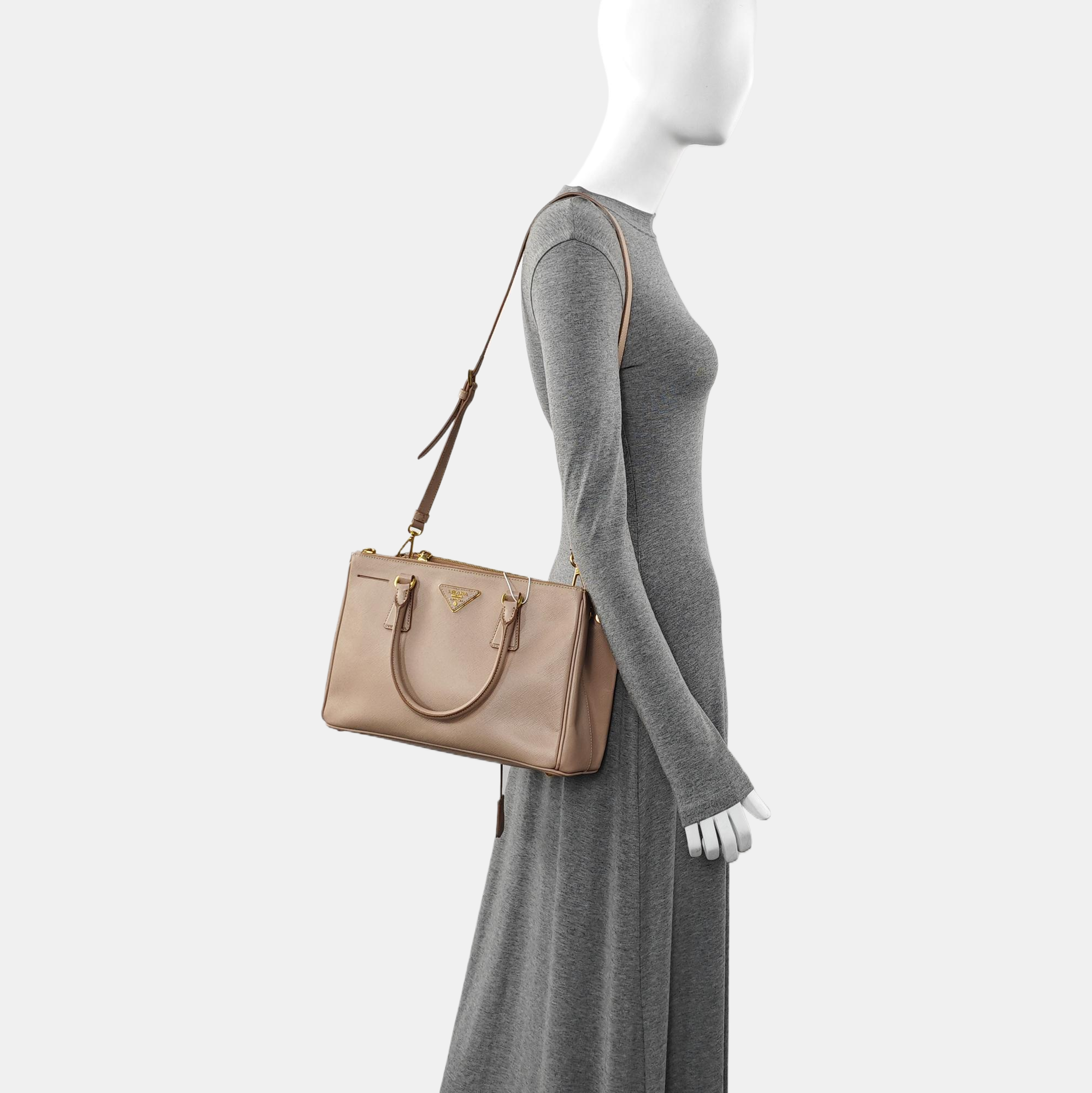 Authenticated pre-owned  Galleria Saffiano Calfskin Pink - Tote Bag at Looply