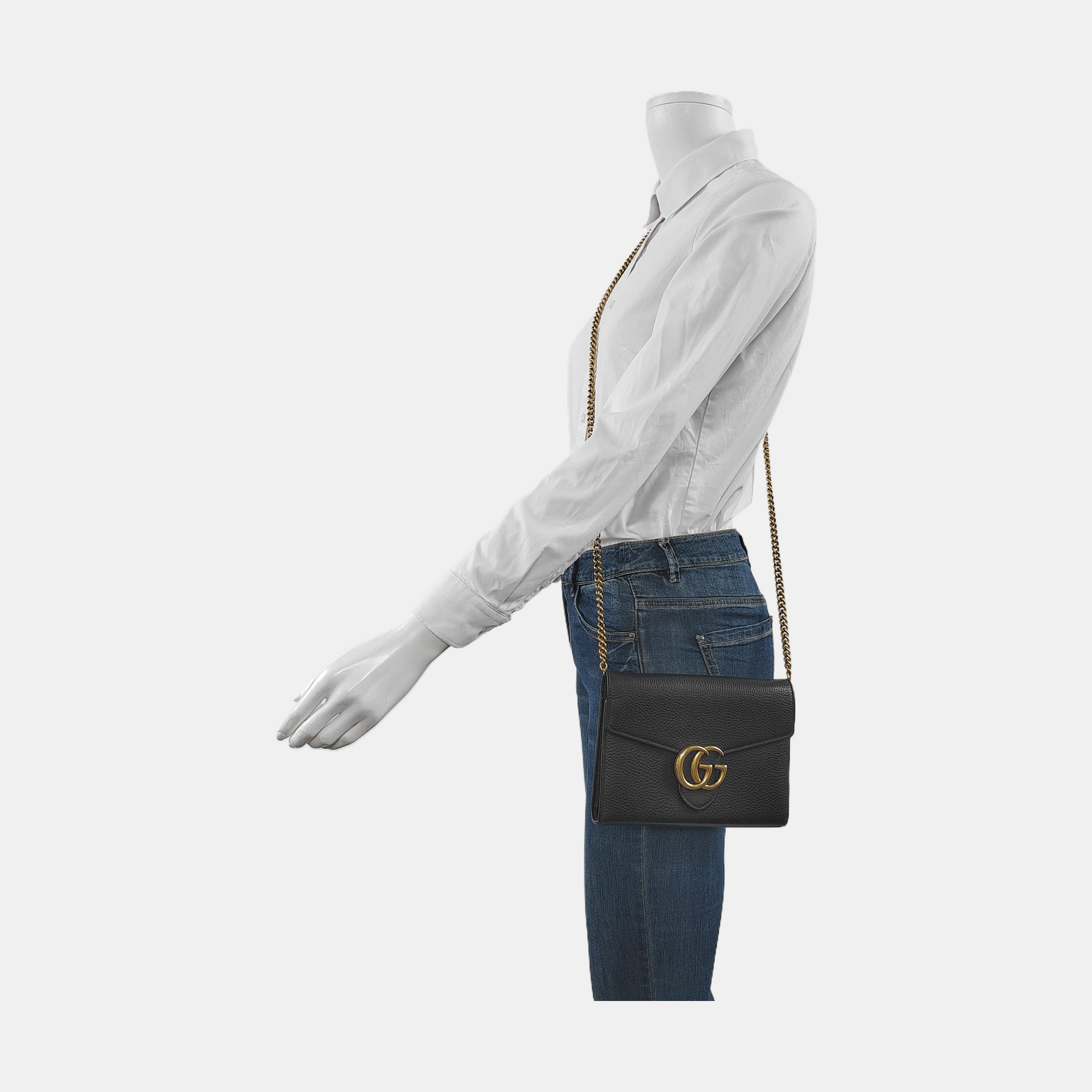 Authenticated pre-owned  GG Marmont Mini Calfskin Black - Crossbody Bag at Looply